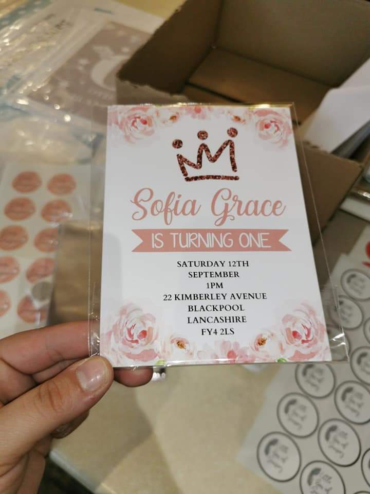 Floral Theme Birthday Party Invitations | A6 Invites | Floral Theme Invitations | Party Invitations - Dinky Designs